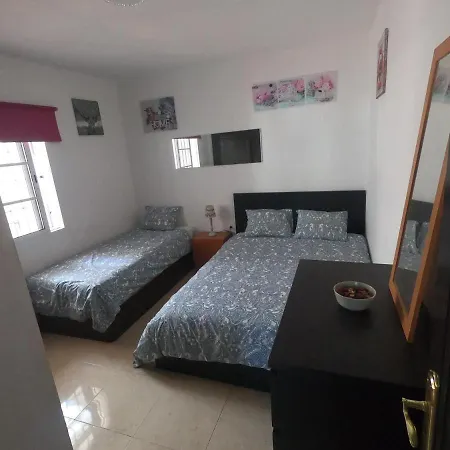 House Beach Puerto Del Carmen Habitación en casa particular