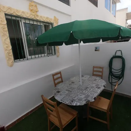 House Beach Puerto Del Carmen 民宿 *